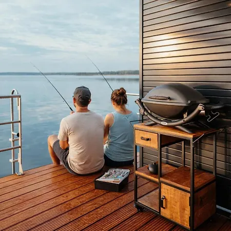 בית נופש Floatinghouse Neptun - Lp3 *